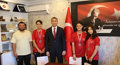 Başarılı sporcular Akkaş'ı ziyaret etti