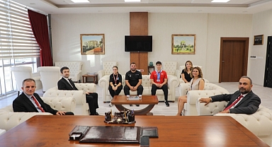 Başarılı sporculardan Rektör Akkaya’ya ziyaret
