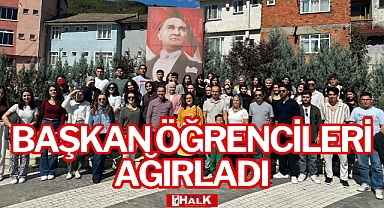 BAŞKAN ÖĞRENCİLERİ AĞIRLADI