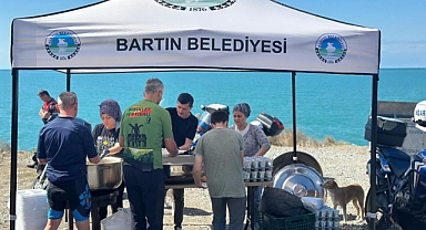 Bedaldaşlara Mogada'da öğle yemeği ikram edildi