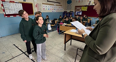 GEZİCİ KÜTÜPHANE MUTLU ETMEYE DEVAM EDİYOR