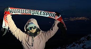 Kurucaşilespor Ağrı Dağı zirvesinde