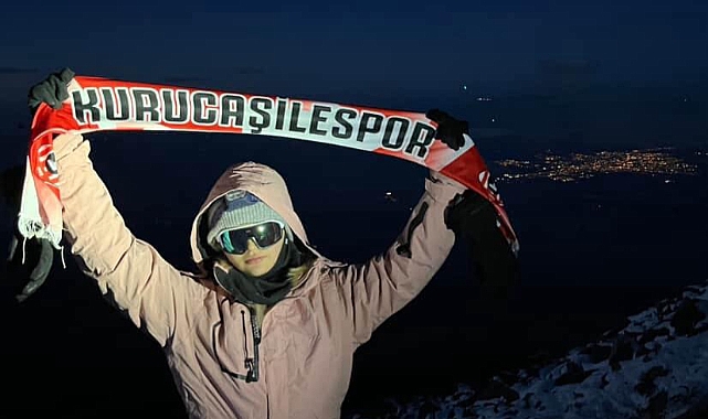 Kurucaşilespor Ağrı Dağı zirvesinde