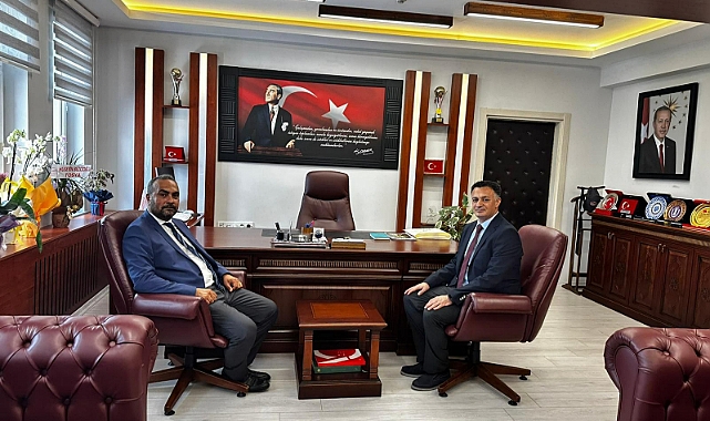 Müdür Rektör'ü Ağırladı