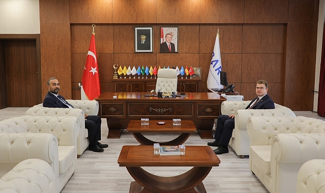 Rektör, Komisyon Başkanı'nı Ağırladı