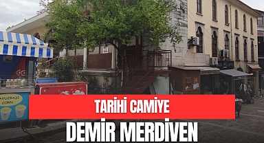 Tarihi Camiye Demir Merdiven