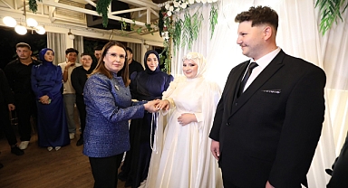 Vali Mutluluklarına Ortak Oldu