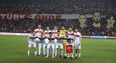 Bakan Tunç'tan milli takıma tebrik mesajı