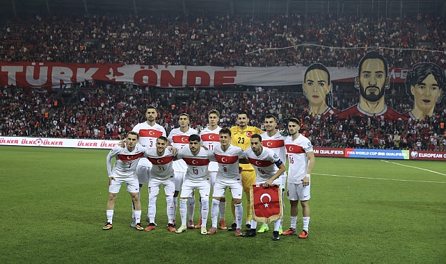 Bakan Tunç'tan milli takıma tebrik mesajı