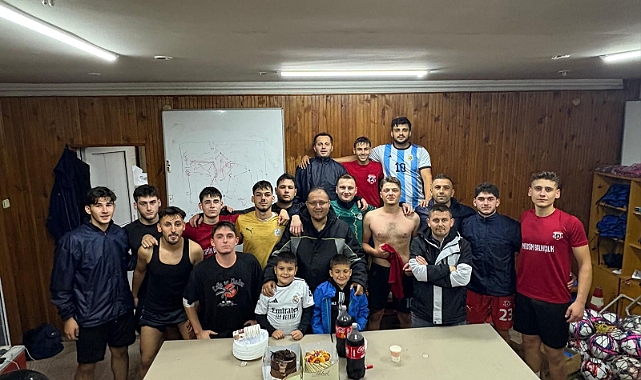 BAŞKAN GÜRSOY'A DOĞUM GÜNÜ KUTLAMASI