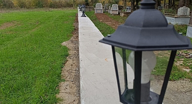 BELEDİYEDEN MEZARLIKTA ÇALIŞMA