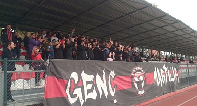 GENÇ MARTILAR TRİBÜNE GERİ DÖNDÜ