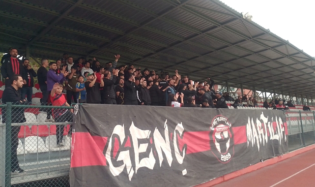 GENÇ MARTILAR TRİBÜNE GERİ DÖNDÜ