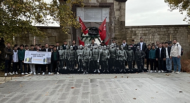 Gençler Çanakkale'de tarihi yolculuk yaptı