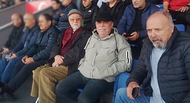 Onursal Başkan Narin Sorgun maçını izledi