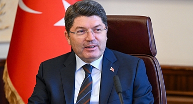 BAKAN TUNÇ, A MİLLİ TAKIMI KUTLADI