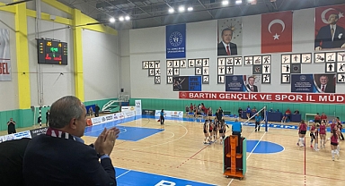 Başkan Uzun'dan Voleybol takımına destek