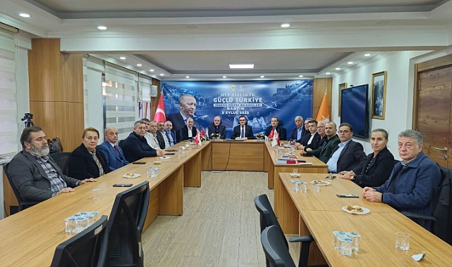 İŞ DÜNYASINDAN AK PARTİ ZİYARETİ