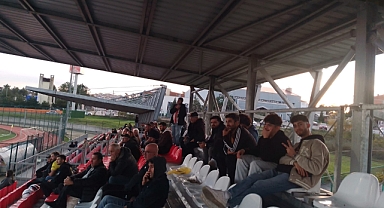 Sporseverler amatör maçları izliyor