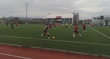 U14'de Yeni Bartınspor liderliğini sürdürdü