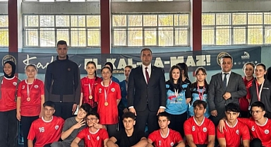 Ulus'da Masa Tenisi müsabakaları düzenlendi