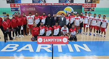 Voleybol Erkeklerde Kastamonu 1.oldu