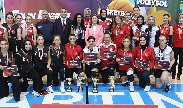 Voleybol Kadınlar'da Bolu 1.oldu