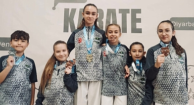 Madalyaları Topladılar