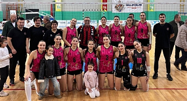 VOLLEY ACADEMY LİDERLİĞİNİ SÜRDÜRDÜ
