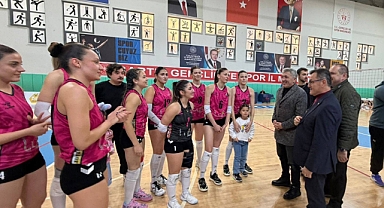  Yaşar Arslan'dan Voleybola destek