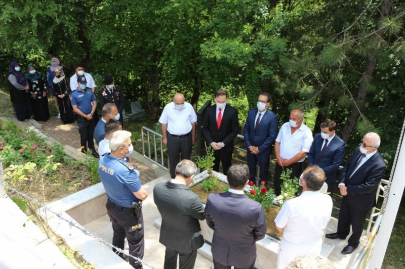 15 Temmuz Şehidi Yaman kabri başında anıldı