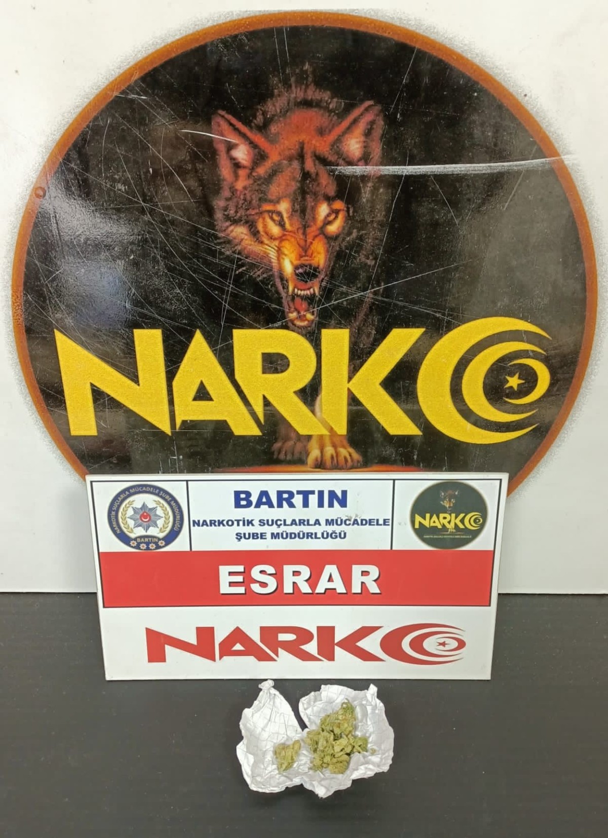 Şüpheli motosikletten esrar çıktı