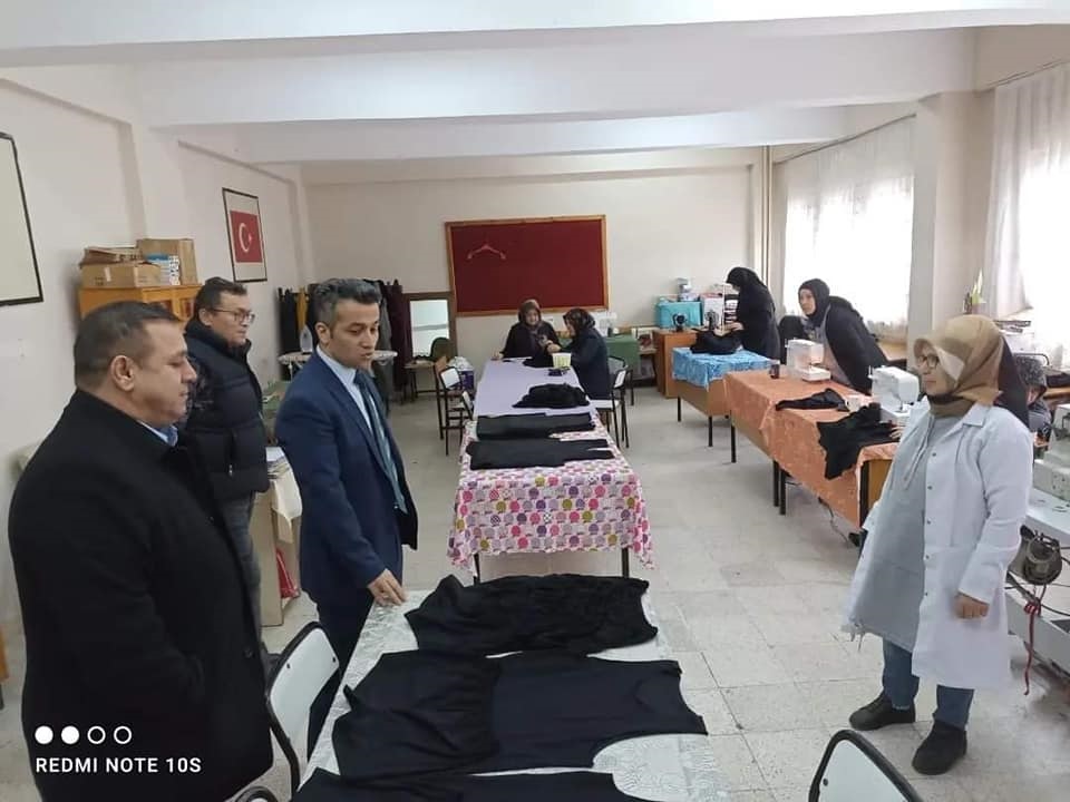 Ulus Halk Eğitim Merkezi’nde, depremzedeler için üretildi