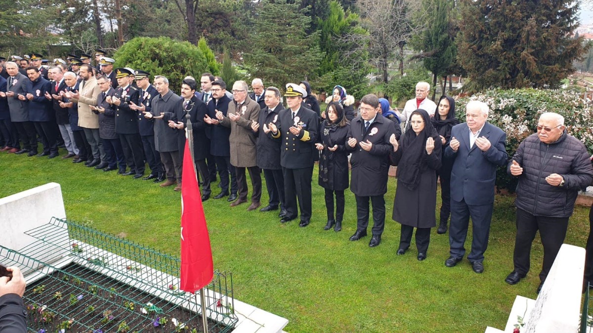18 Mart Şehitleri Anma Günü’nde Şehitliğe ziyaret