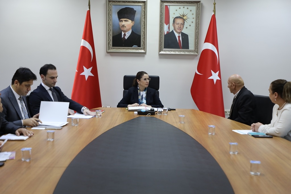 Vali Arslan, vatandaşları dinlemeyi sürdürüyor