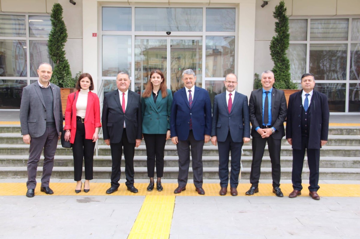 Başkan Adliye Personelini ziyaret etti