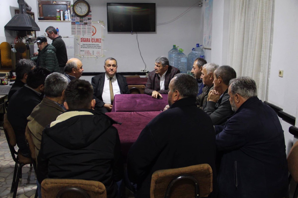 Önerileri dinleyerek, tek tek not aldı