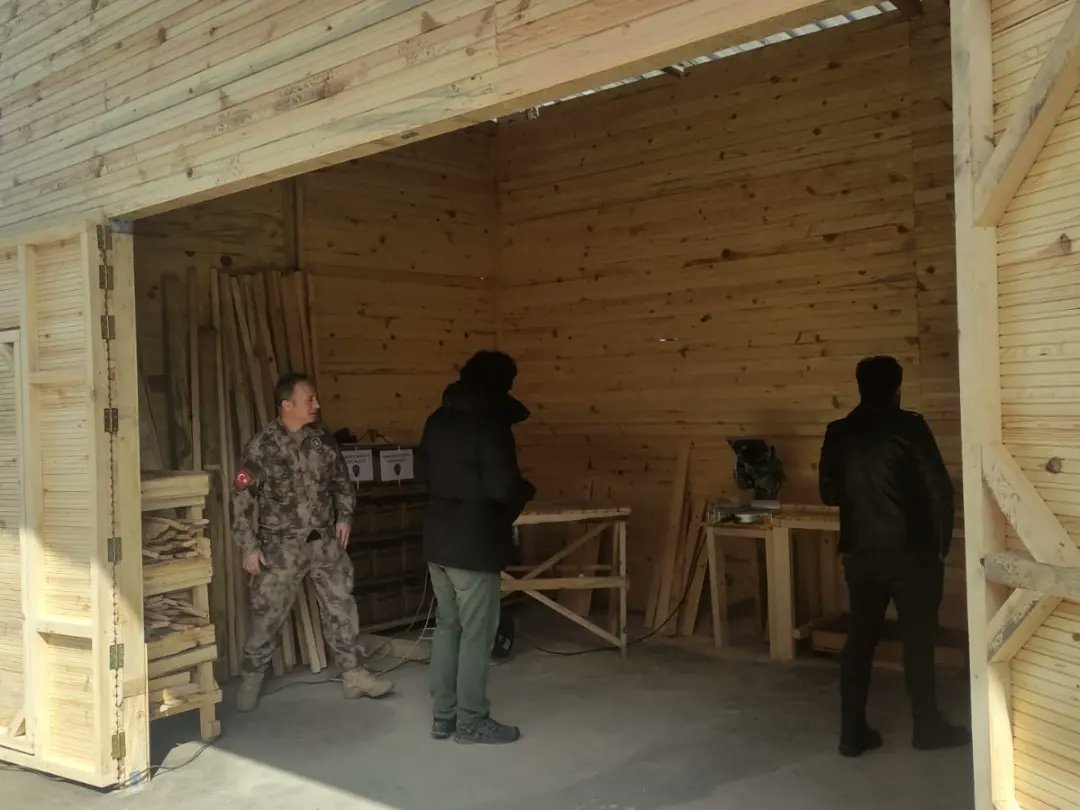 Deprem bölgesi için konteyner üretiyorlar