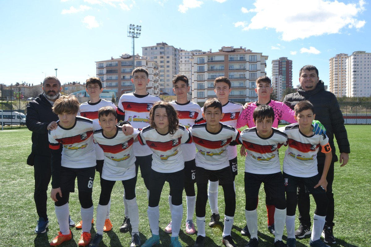 Bartın Gençlerbirliği U-14 takımı grup maçlarını tamamladı