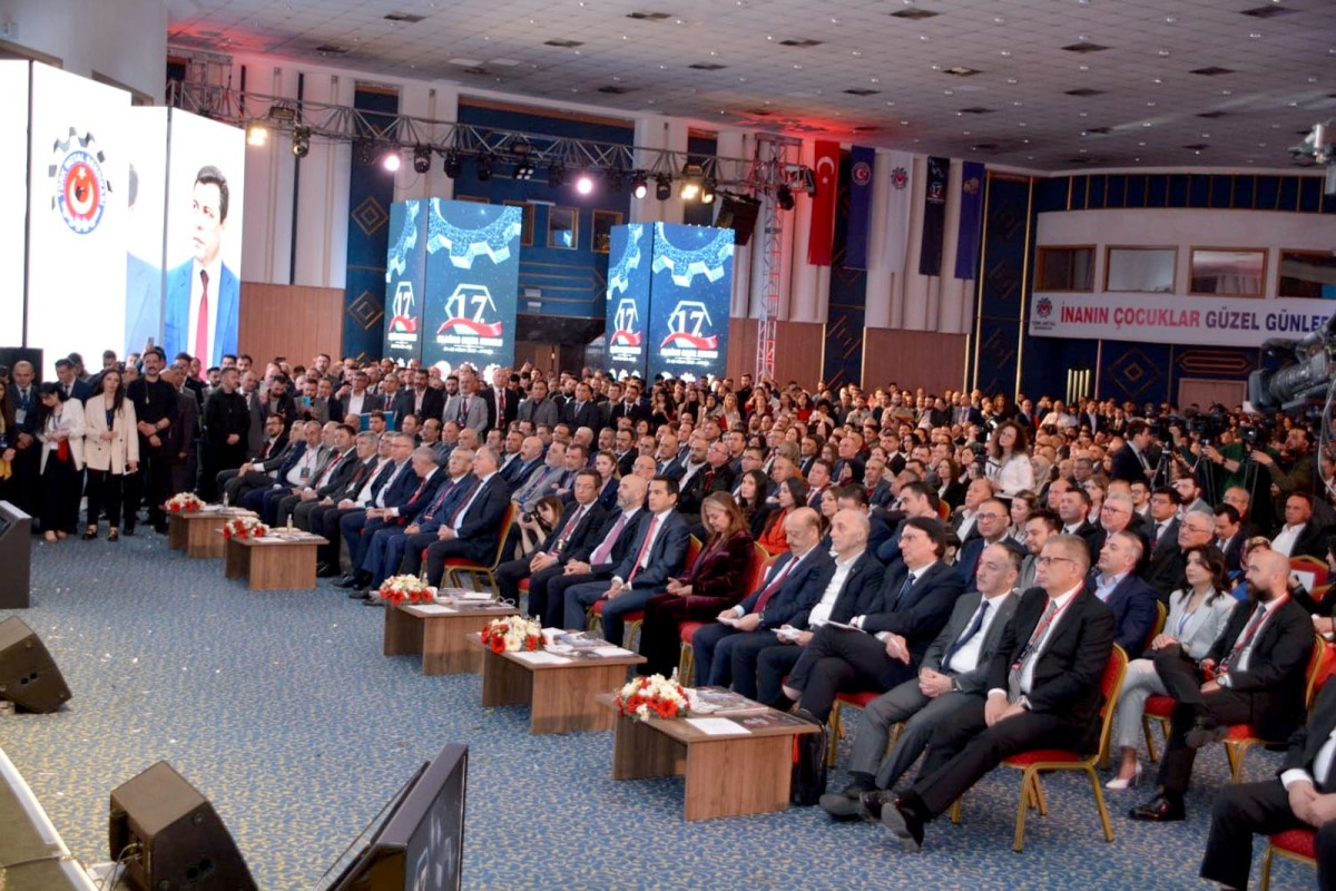 Yeşil, Türk Metal Sendikası'nın genel kuruluna katıldı