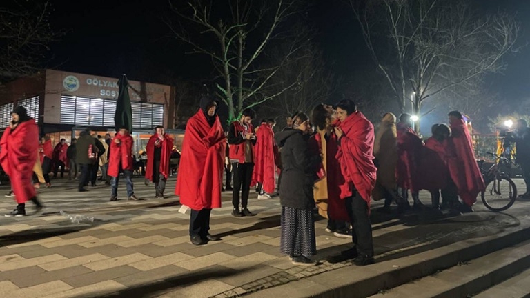5.9 büyüklüğündeki deprem Bartın’da da paniğe neden oldu
