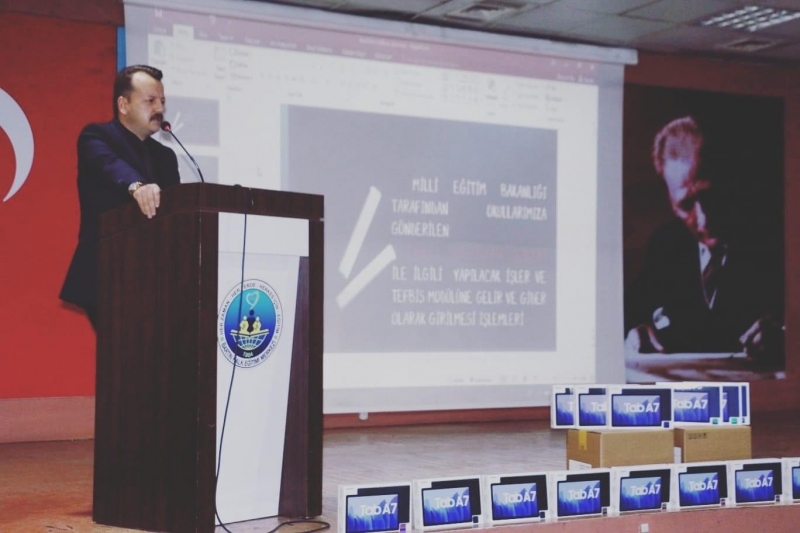 660 tablet Müdürlere teslim edildi