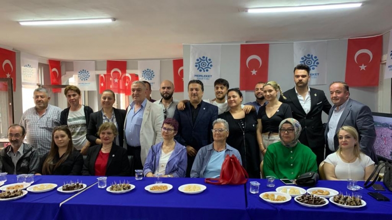 Memleket Partisi’nde 1 yaş coşkusu vardı