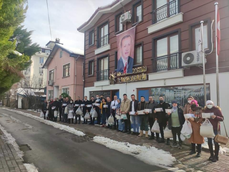 AK Parti yeni ekonomi modelini tanıtmak için sahada