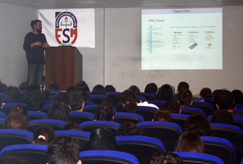 Akademisyenler okullarla buluşuyor