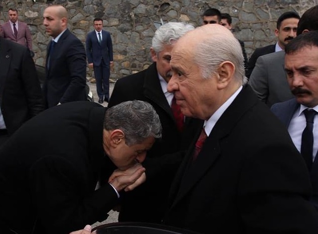 Akın, Bahçeli’yi Zonguldak’ta karşıladı