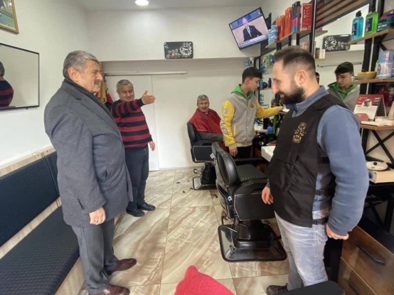 Akın, esnaf ziyaretlerini sürdürüyor
