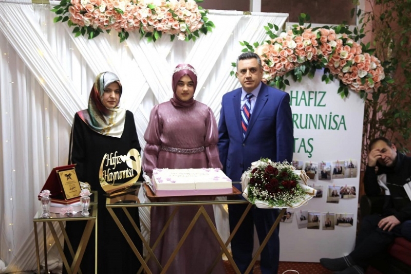 Akın, Hafızlık bitirme törenine katıldı