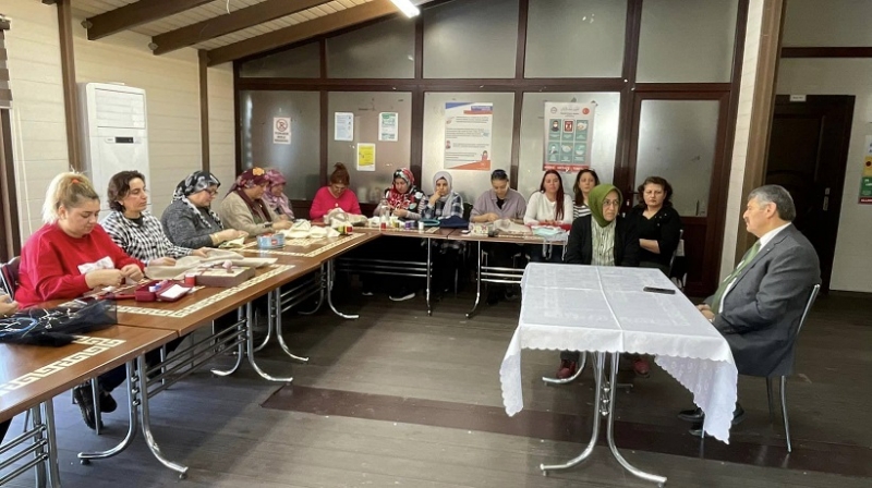 Akın, Halk Eğitim kursiyerlerini ziyaret etti