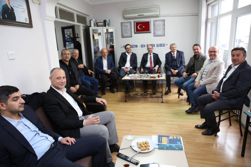 Akın, köy ziyaretlerini bayramda da sürdürdü